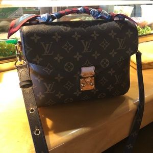 Meet your Posher, Jintara